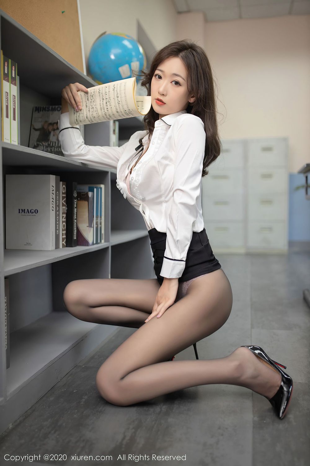 [XiuRen秀人网] 新人模特唐安琪 - 黑丝美腿唱诗班老师制服系列写真 No.2739