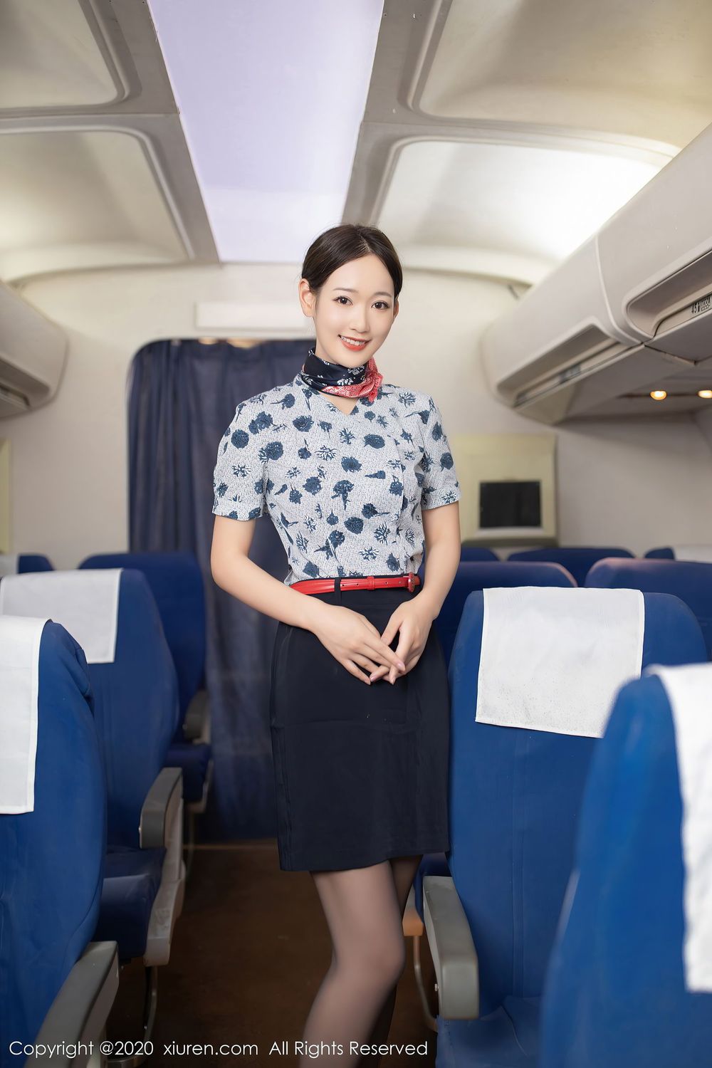 [XiuRen秀人网] 美女模特唐安琪 - 黑丝美腿空姐制服主题曼妙写真 No.2840