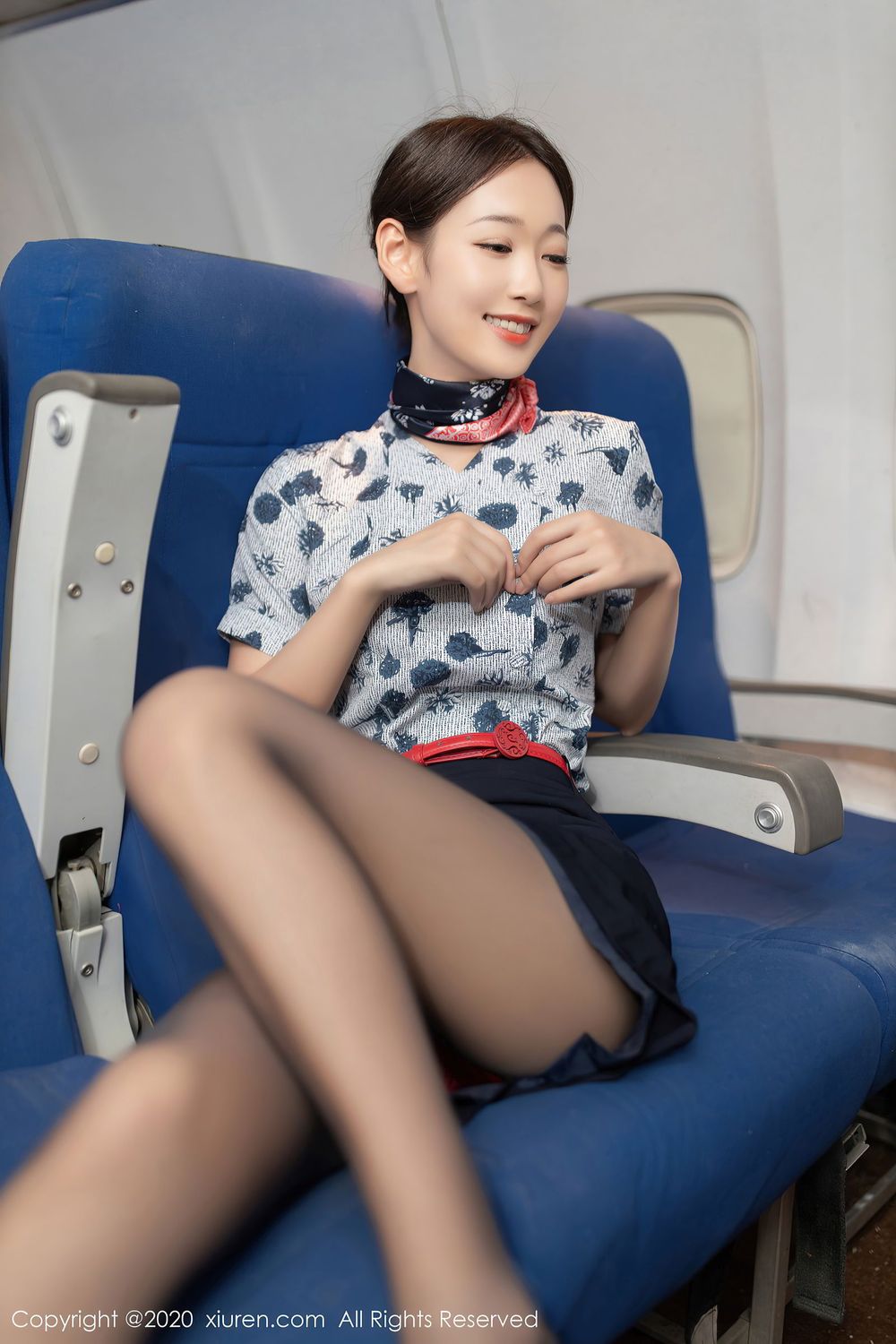 [XiuRen秀人网] 美女模特唐安琪 - 黑丝美腿空姐制服主题曼妙写真 No.2840