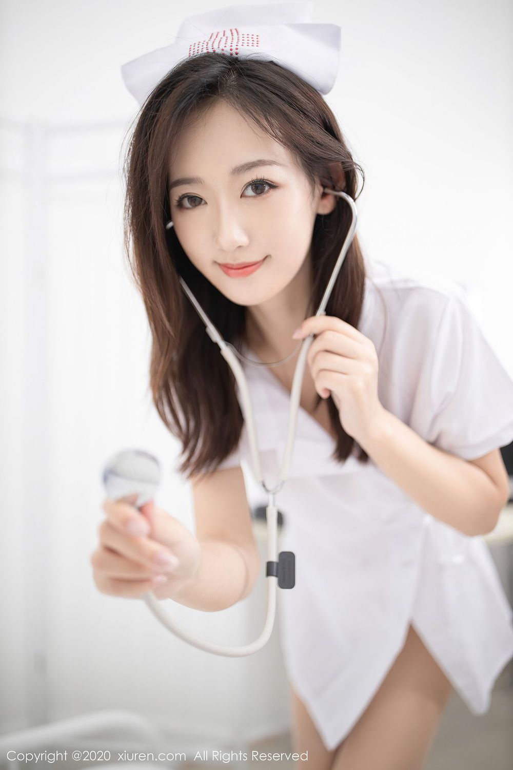 [XiuRen秀人网] 美女模特唐安琪 - 丝袜美腿护士制服系列性感写真 No.2893