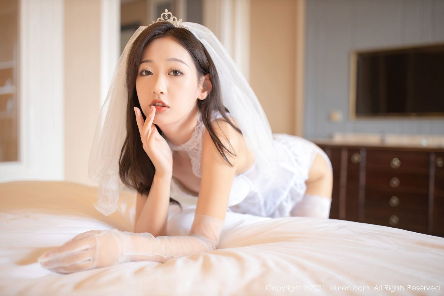 [XiuRen秀人网] 美女模特唐安琪 - 丝袜美腿白色蕾丝婚纱主题写真 No.2968