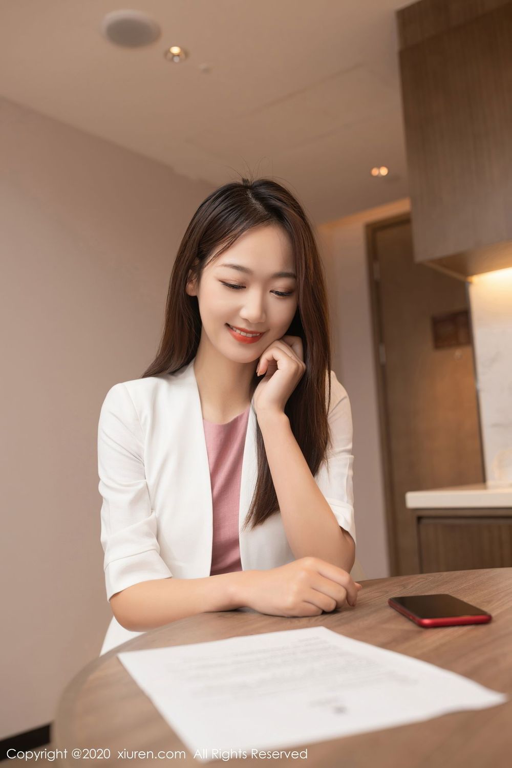 [XiuRen秀人网] 美女模特唐安琪 - 丝袜美腿职场OL秘书装扮性感写真 No.2927