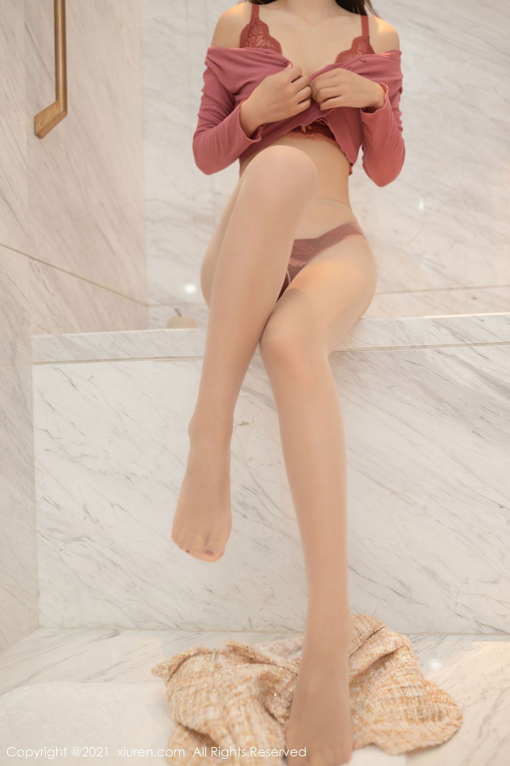 [XiuRen秀人网] 美女模特唐安琪 - 丝袜美腿都市丽人系列写真 No.3017