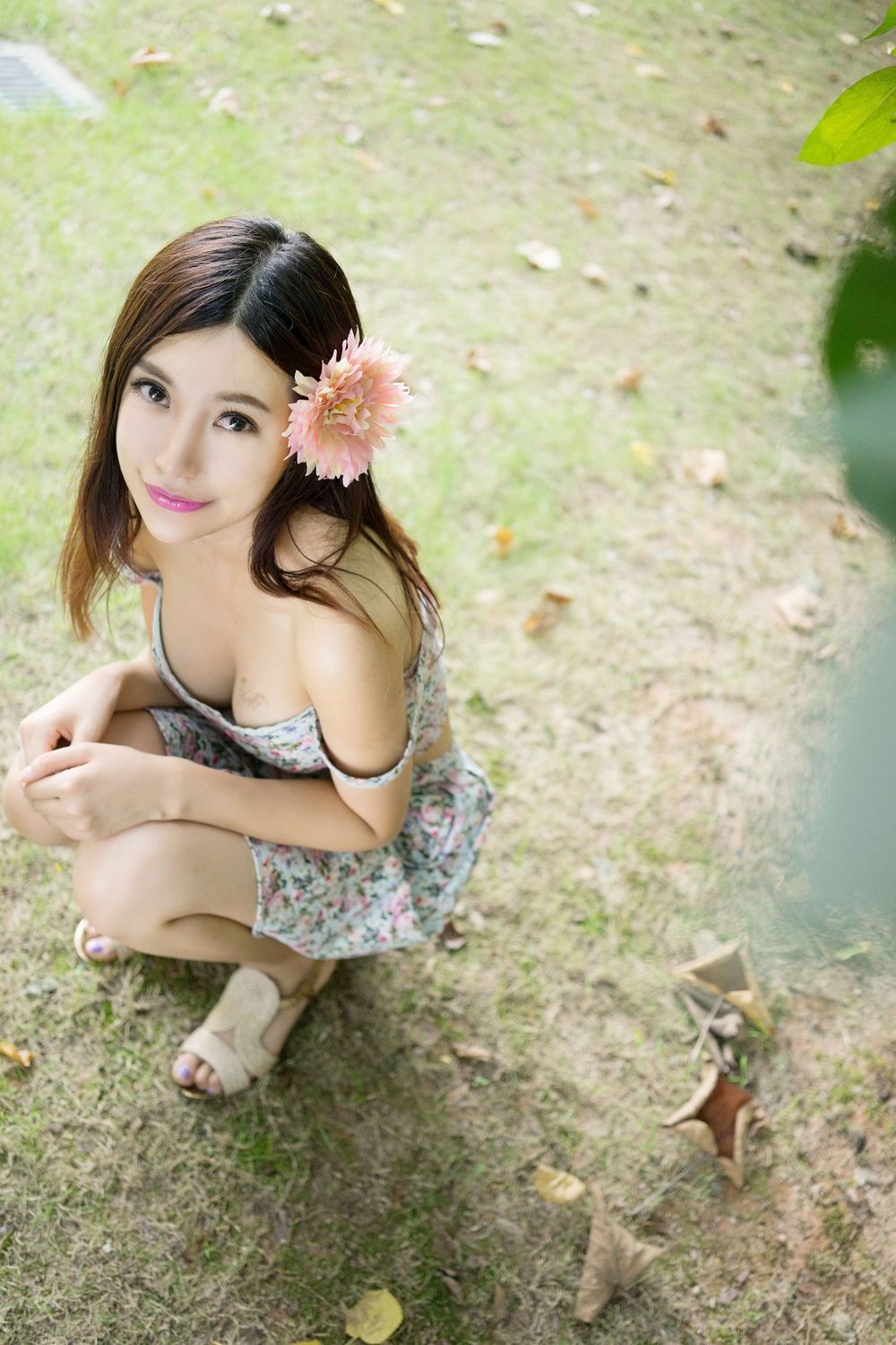 [TGOD推女神] 宅男女神绮里嘉Ula - 黑丝美腿情趣内衣系列写真