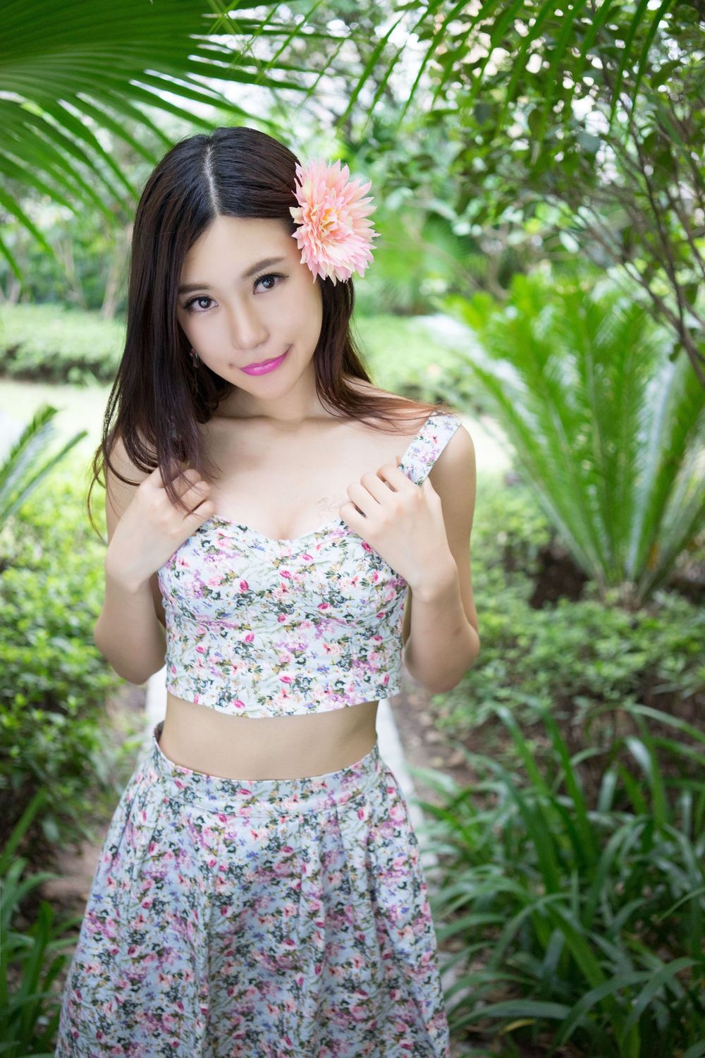 [TGOD推女神] 宅男女神绮里嘉Ula - 黑丝美腿情趣内衣系列写真