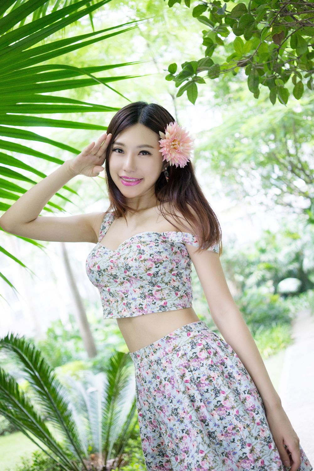 [TGOD推女神] 宅男女神绮里嘉Ula - 黑丝美腿情趣内衣系列写真