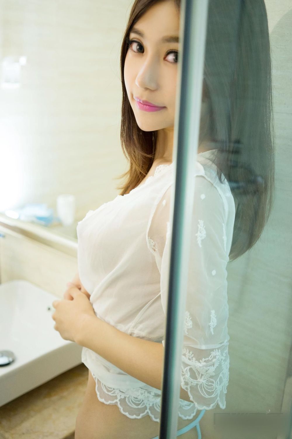 [TGOD推女神] 美女模特绮里嘉Ula - 性感蕾丝丁字裤系列写真