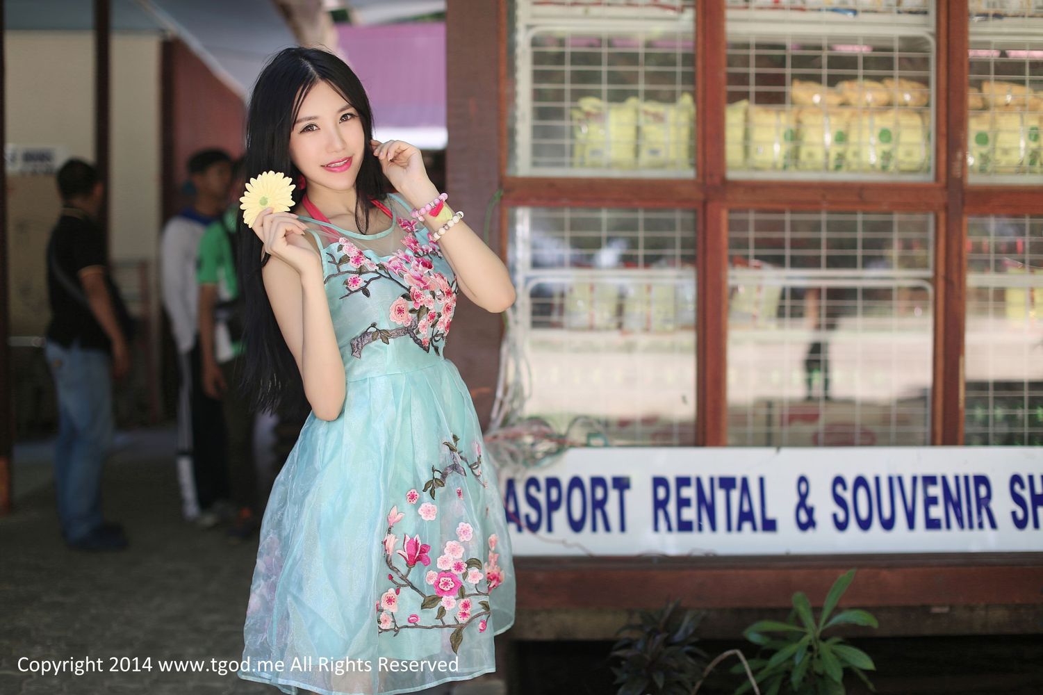 [TGOD推女神] 美女模特绮里嘉ula - 护士装三点式情趣内衣系列沙巴旅拍