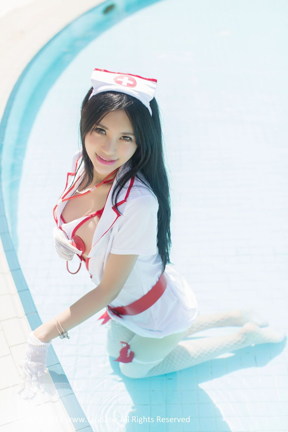 [TGOD推女神] 美女模特绮里嘉ula - 护士装三点式情趣内衣系列沙巴旅拍