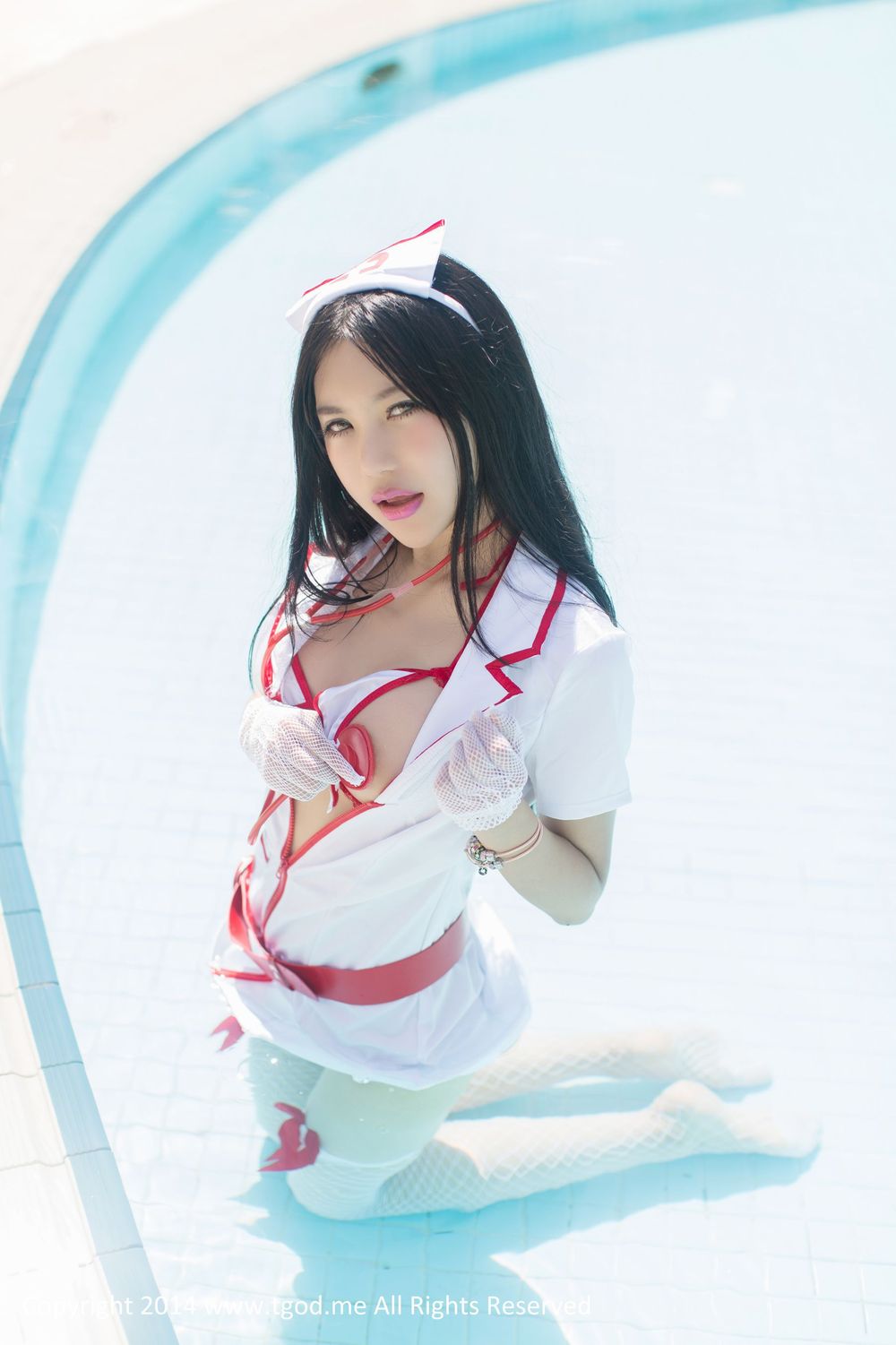 [TGOD推女神] 美女模特绮里嘉ula - 护士装三点式情趣内衣系列沙巴旅拍