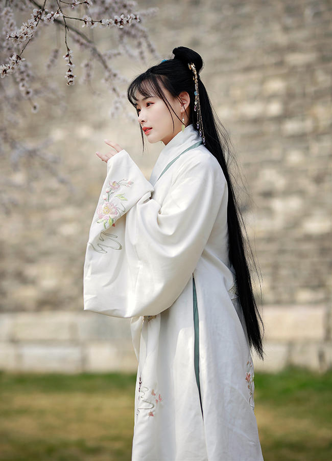 汉服美女长发及腰清新脱俗私拍