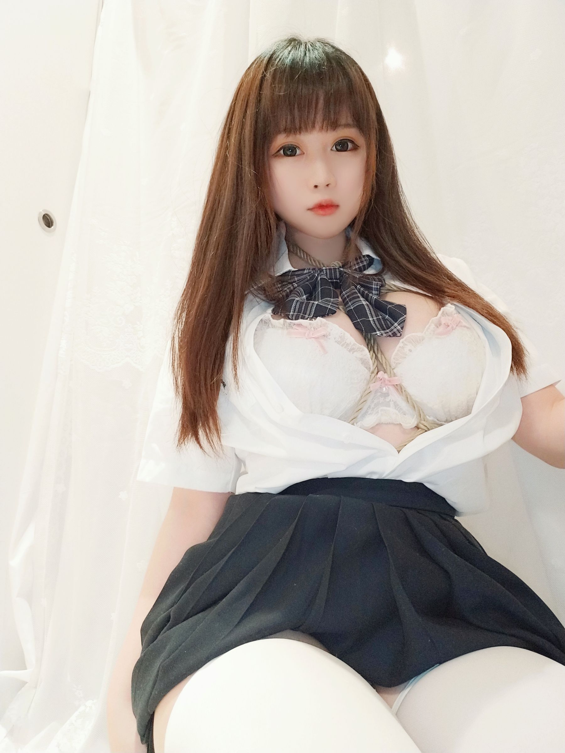 [Cosplay写真] 是依酱呀 - 裙底的秘密