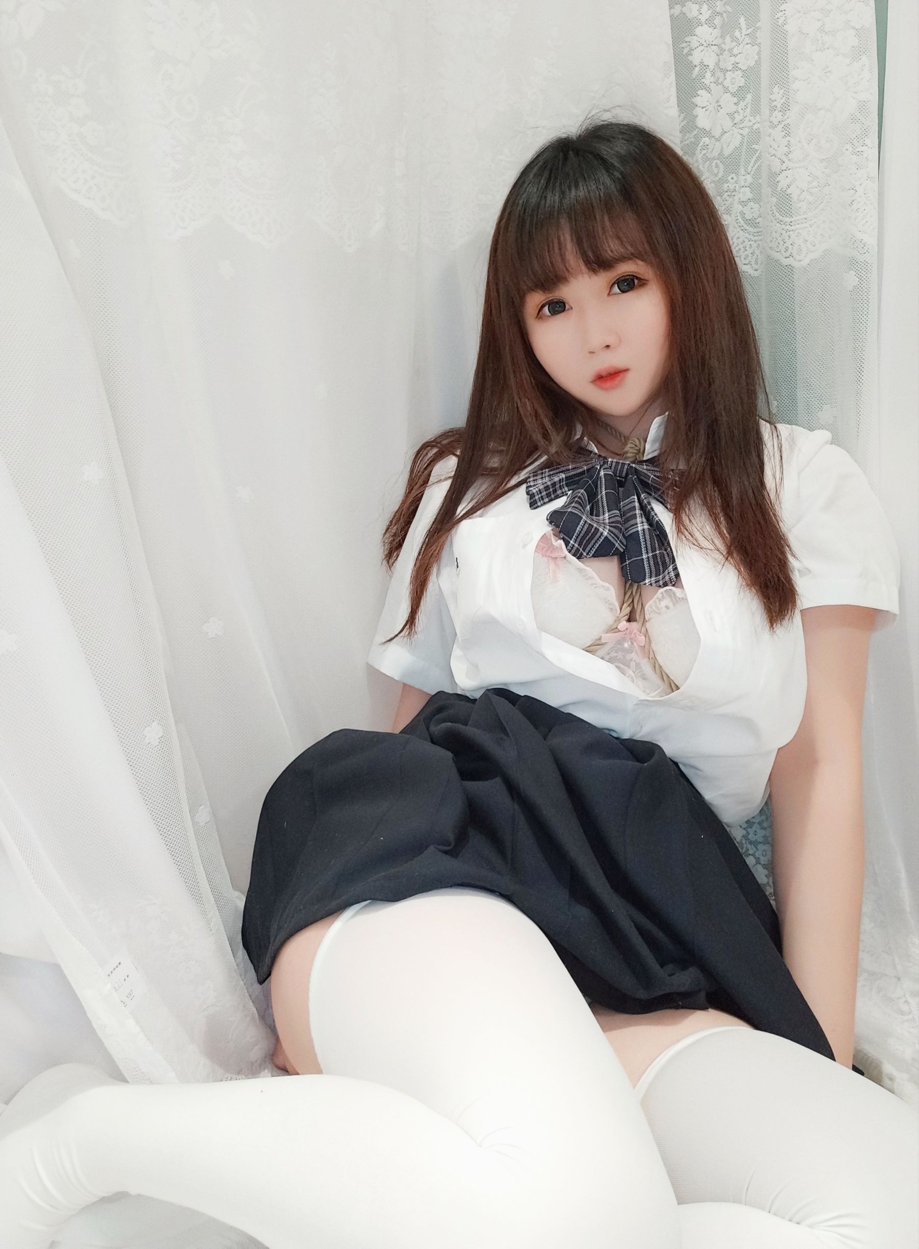 [Cosplay写真] 是依酱呀 - 裙底的秘密