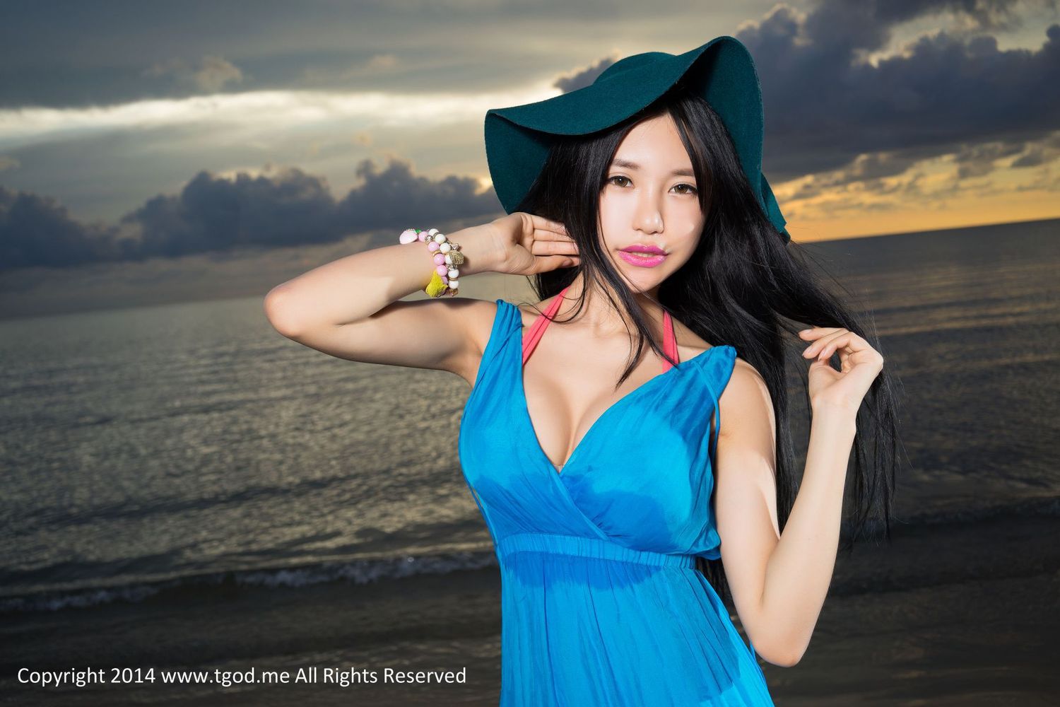 [TGOD推女神] 美女模特绮里嘉Ula - 沙滩仙子比基尼唯美写真