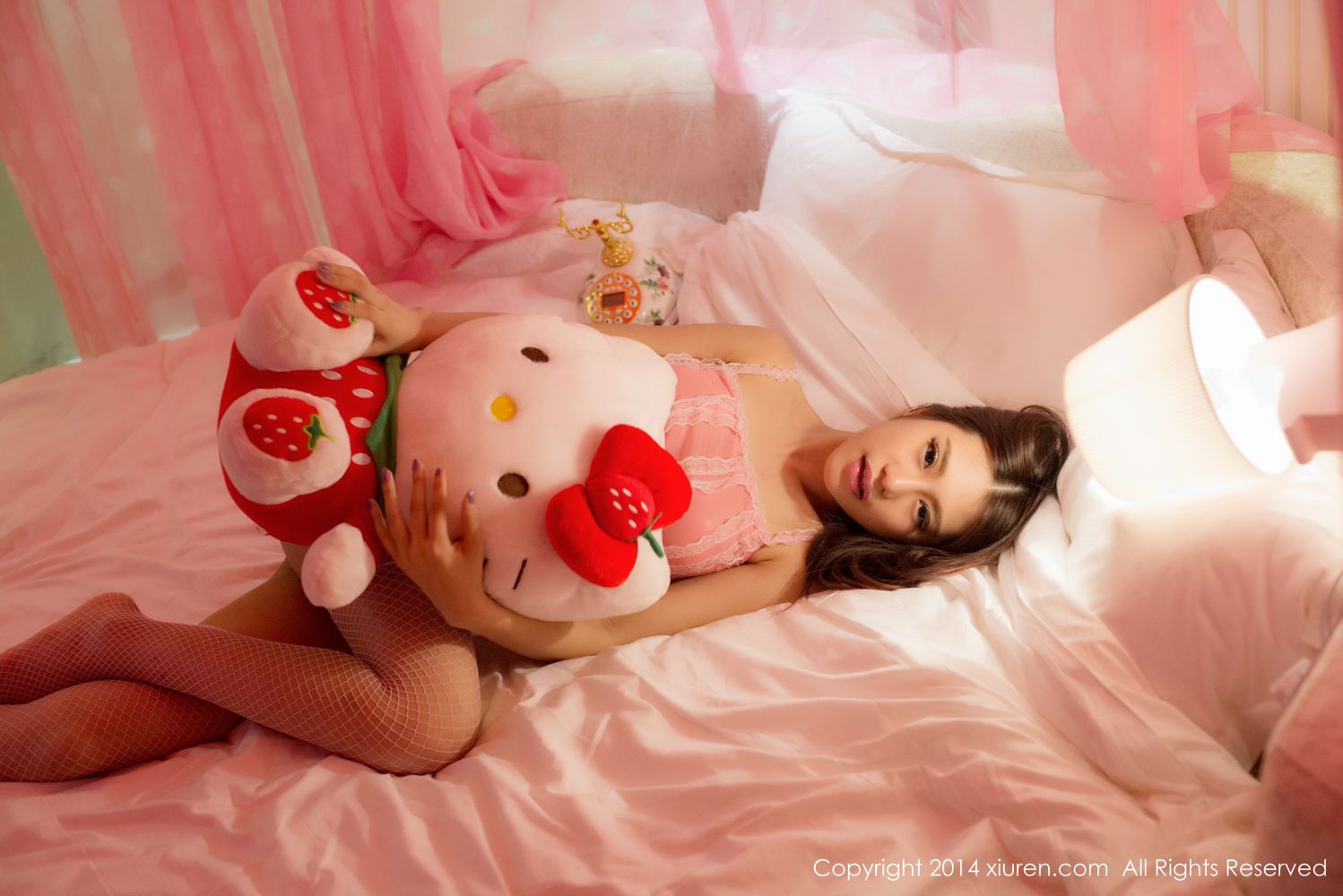 [XiuRen秀人网] 美女模特绮里嘉ula - 护士装玫瑰浴私房套图 No.166