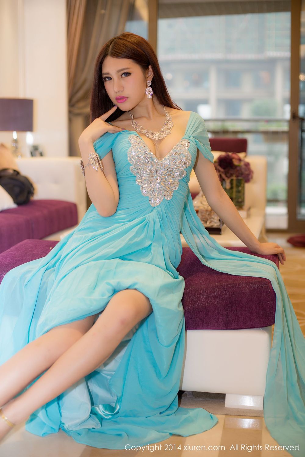 [XiuRen秀人网] 美女模特绮里嘉ula - 护士装玫瑰浴私房套图 No.166