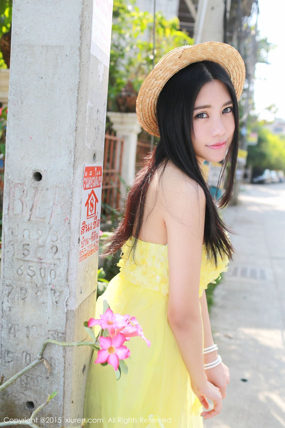 [XiuRen秀人网] 美女模特绮里嘉ula - 黄色袜胸裙泰国清迈小清新旅拍 No.296
