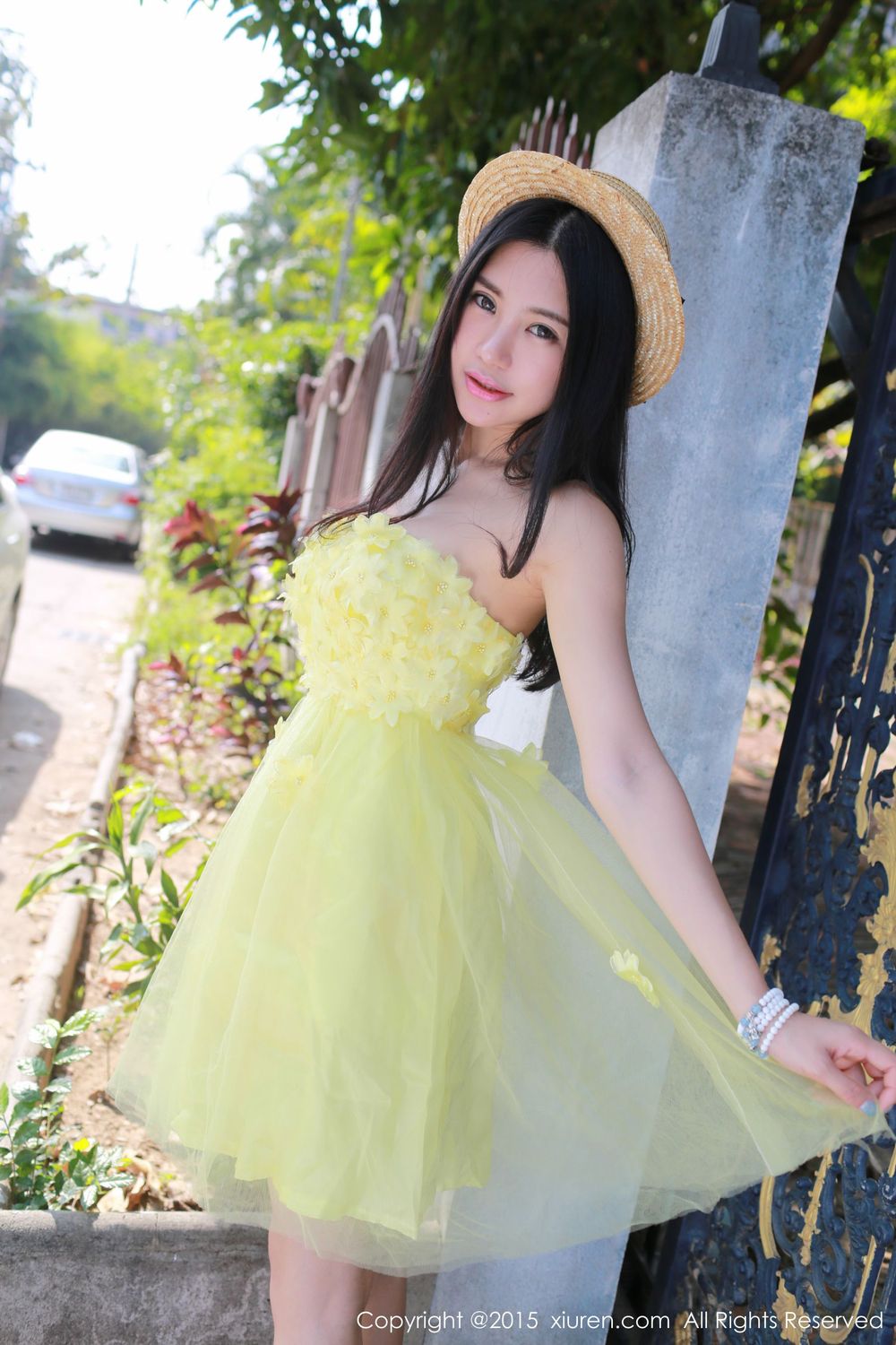 [XiuRen秀人网] 美女模特绮里嘉ula - 黄色袜胸裙泰国清迈小清新旅拍 No.296