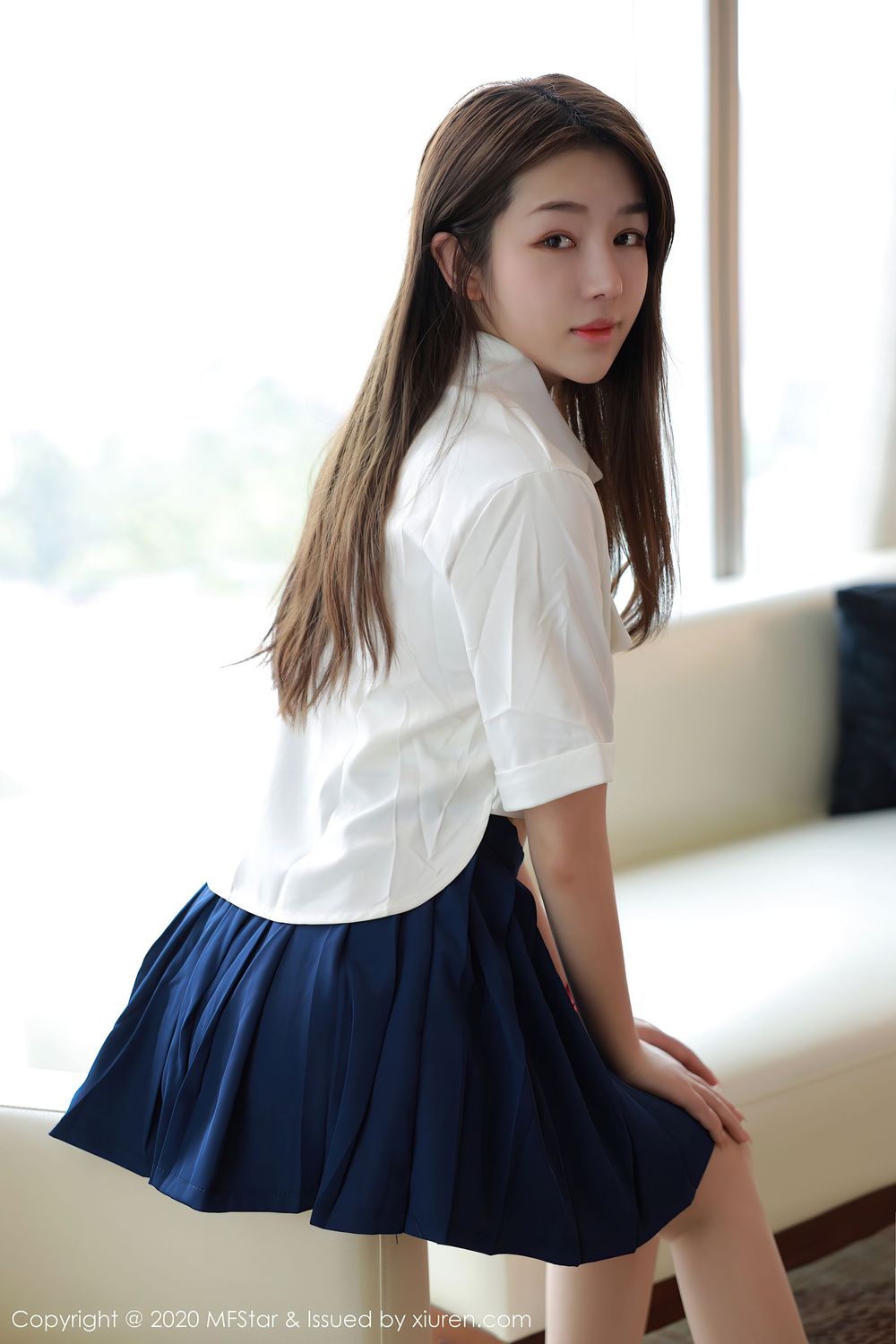 [MFStar模范学院] 美女模特梦梵 - 清纯气息JK制服系列性感写真 Vol.362