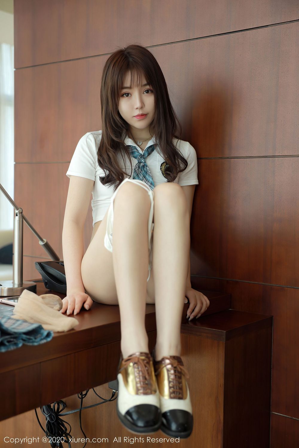 [XIUREN秀人网] 新人模特梦梵 - 经典JK少女制服系列性感写真 No.2291