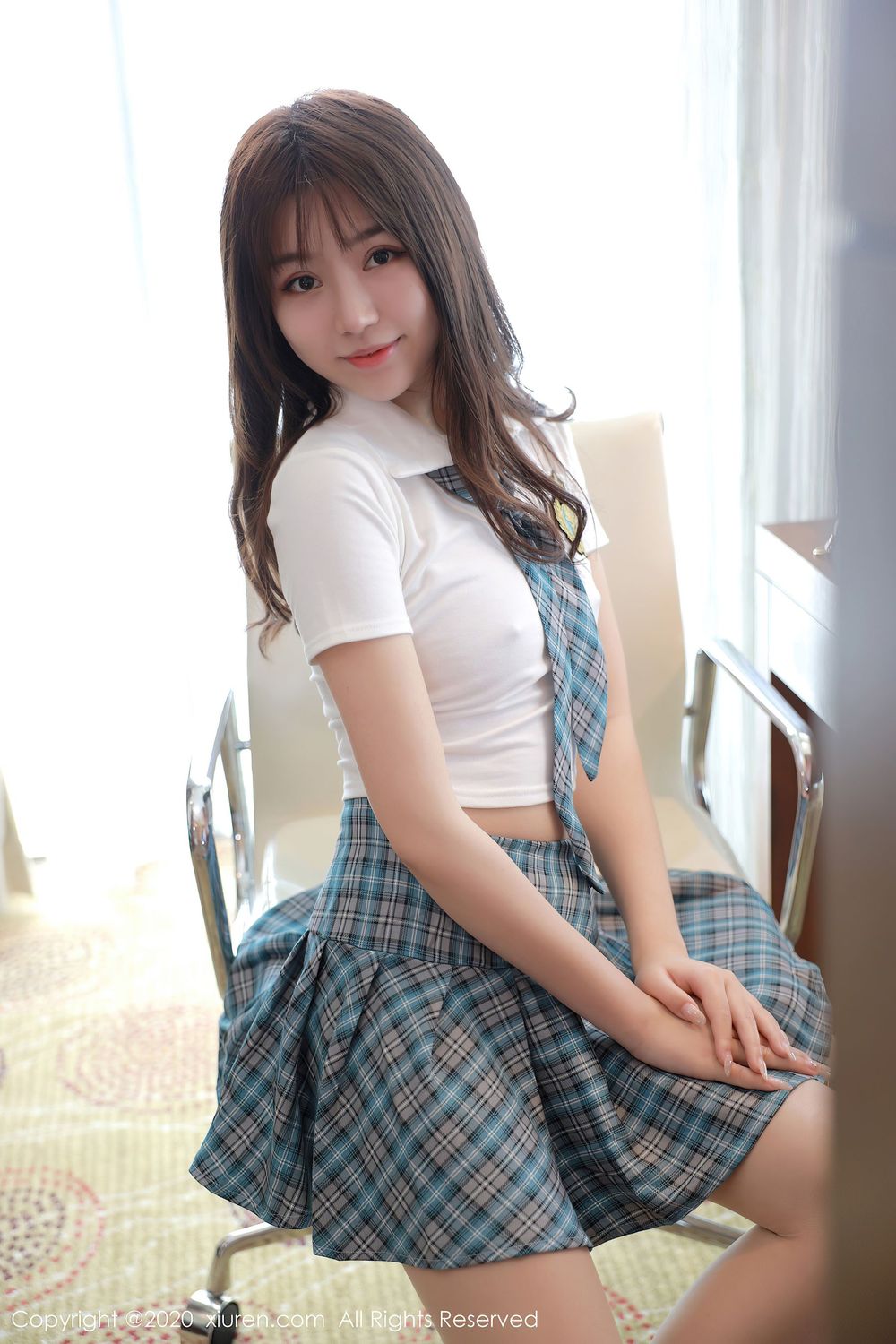 [XIUREN秀人网] 新人模特梦梵 - 经典JK少女制服系列性感写真 No.2291