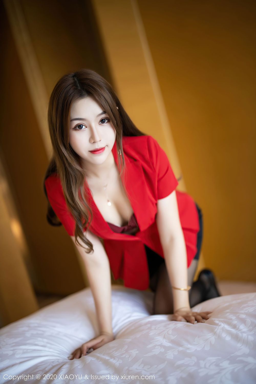 [XIAOYU语画界] 美女模特梦梵 - 红色职场OL制服黑丝系列写真 Vol.402