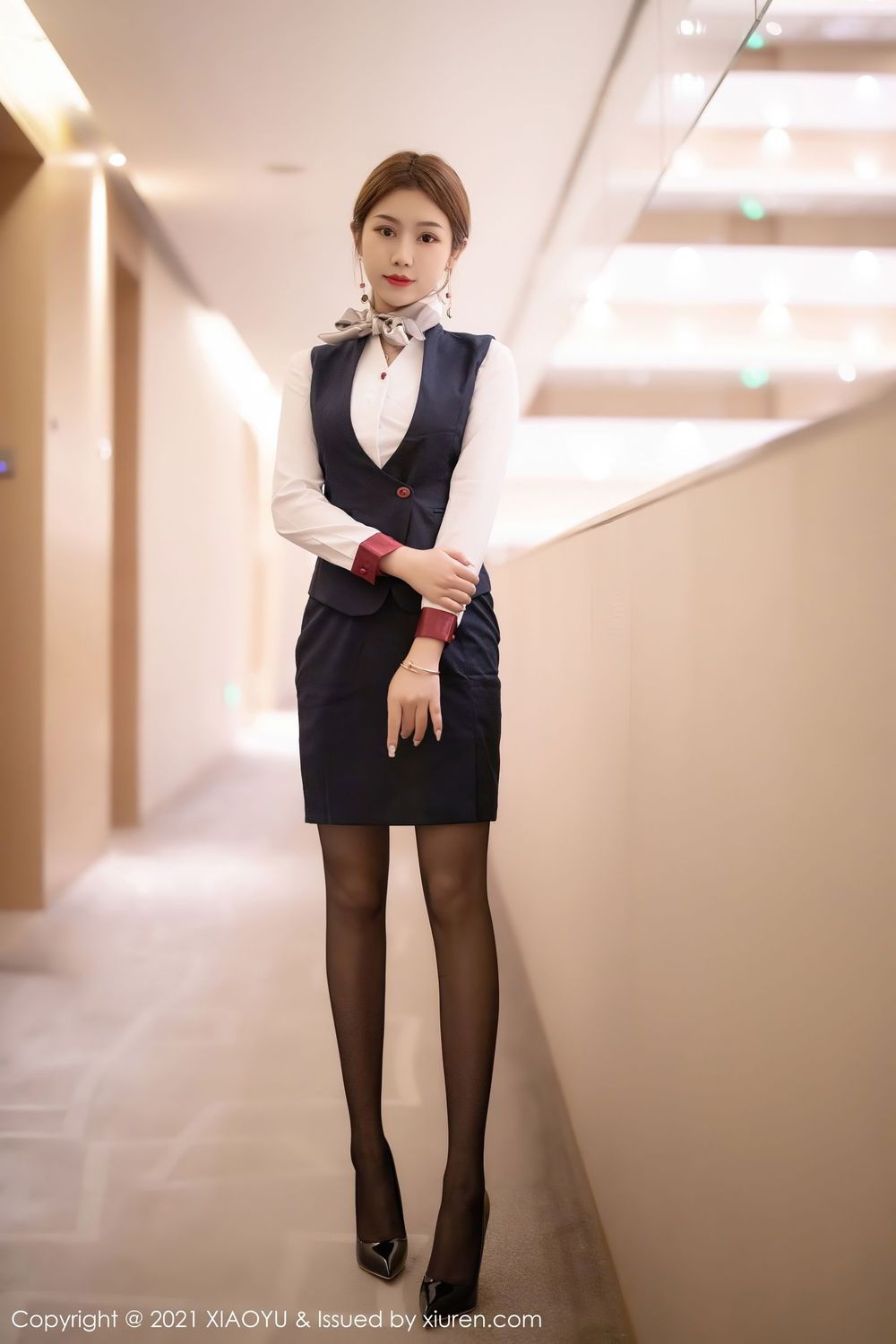 [XIAOYU语画界] 美女模特梦梵 - 黑丝美腿经典空乘制服系列写真 No.449