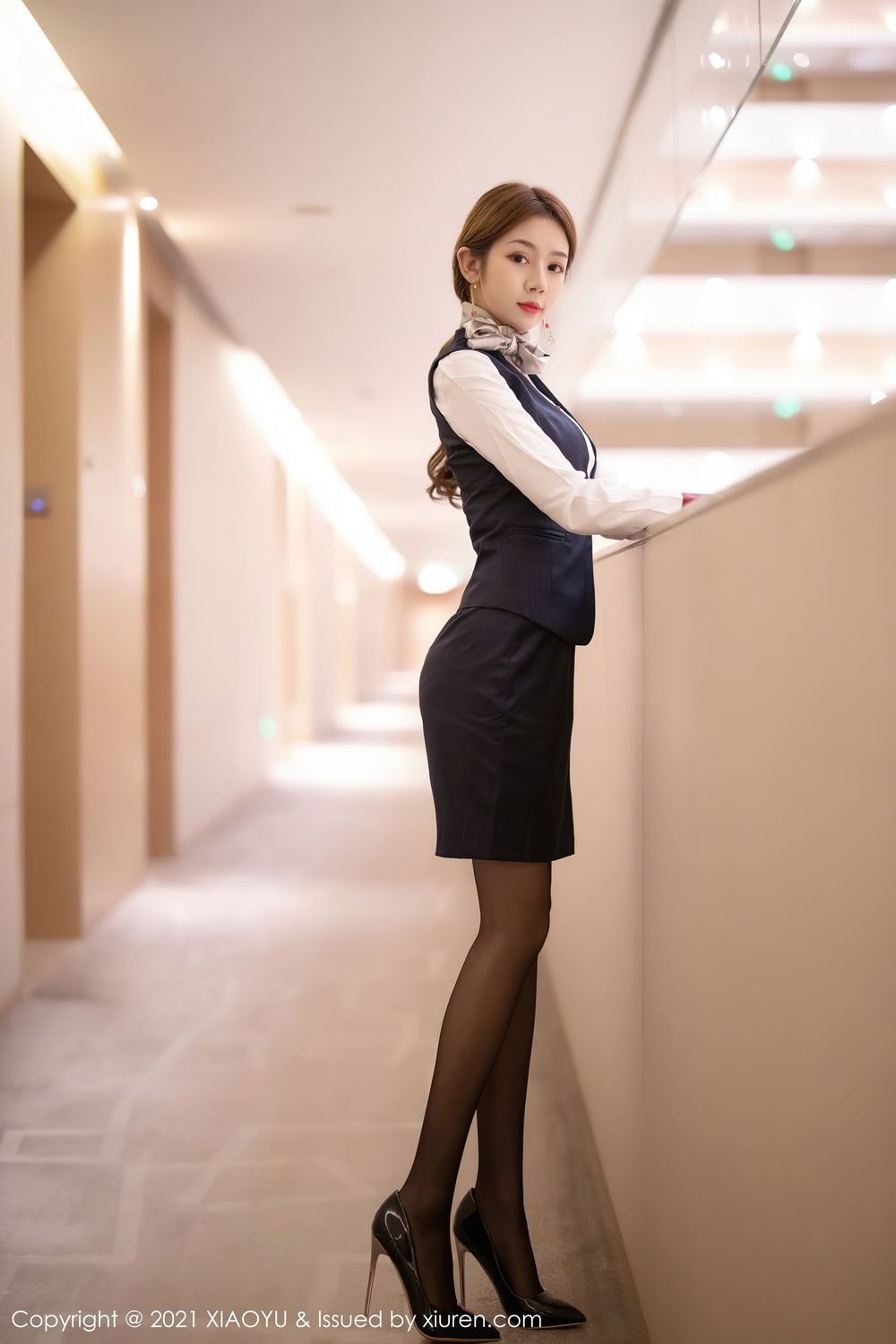 [XIAOYU语画界] 美女模特梦梵 - 黑丝美腿经典空乘制服系列写真 No.449