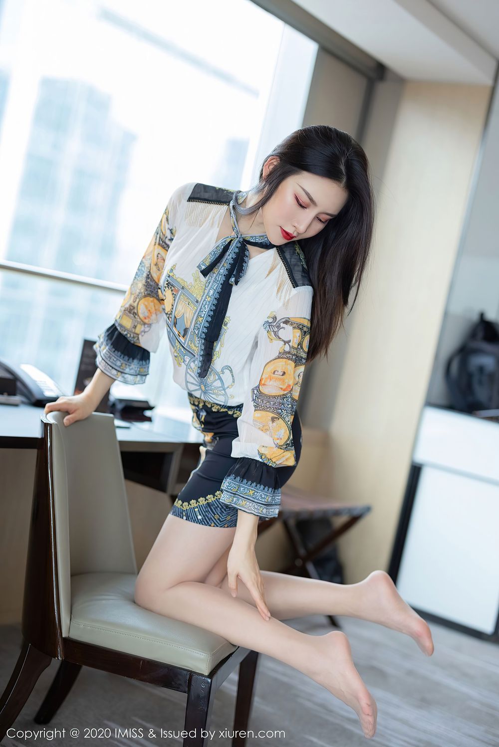 [IMiss爱蜜社] 气质美女Vanessa - 丝袜美腿内衣系列亭亭而立写真 Vol.525