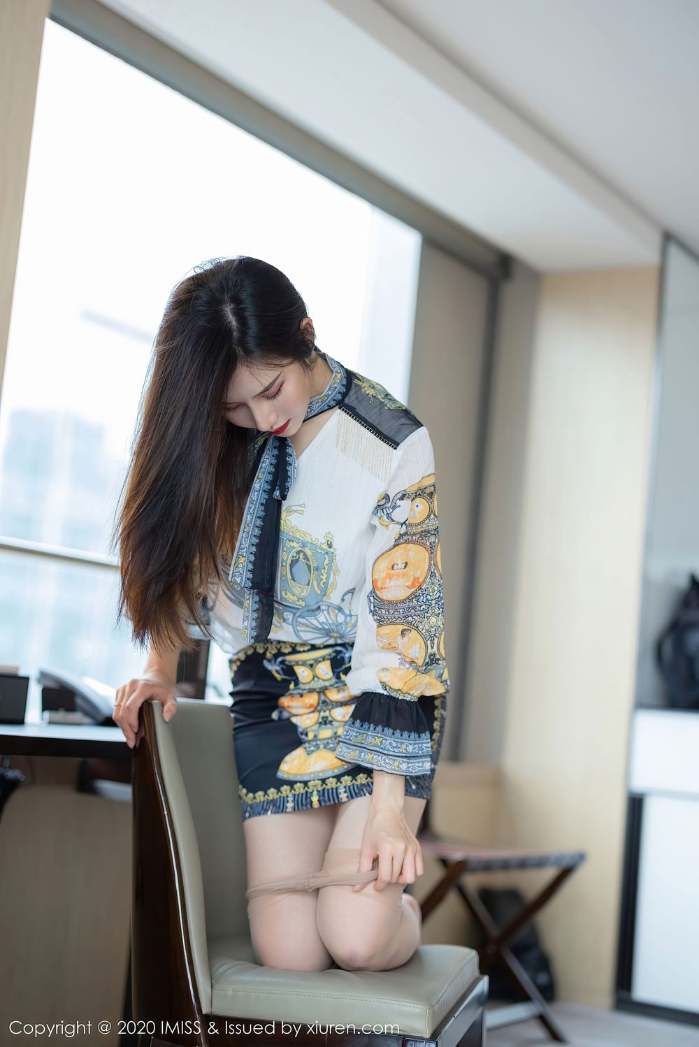 [IMiss爱蜜社] 气质美女Vanessa - 丝袜美腿内衣系列亭亭而立写真 Vol.525