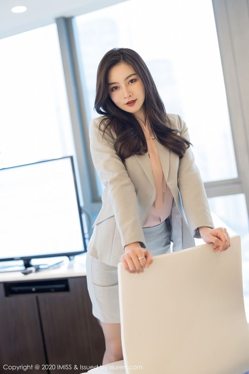 [IMISS爱蜜社] 气质美女Vanessa - 丝袜美腿内衣诱惑职场丽人写真 VOL.538