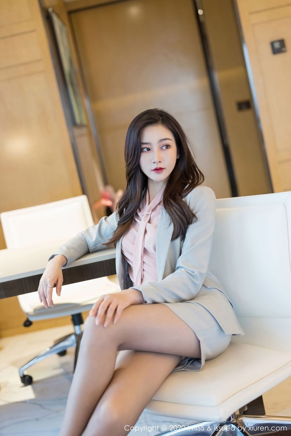 [IMISS爱蜜社] 气质美女Vanessa - 丝袜美腿内衣诱惑职场丽人写真 VOL.538