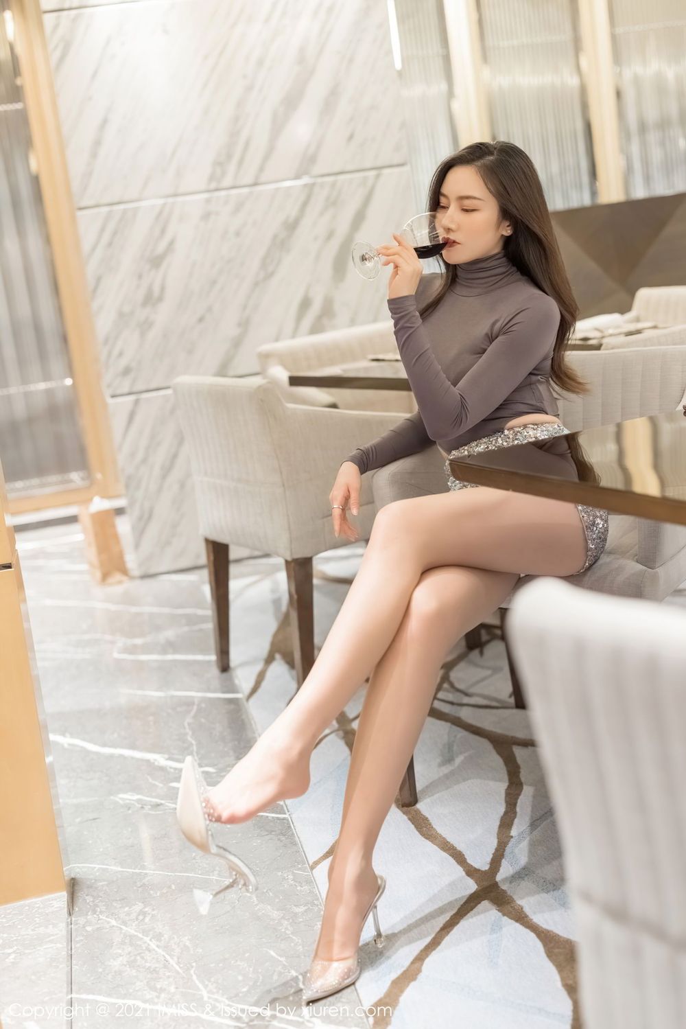 [IMISS爱蜜社] 气质美女Vanessa - 丝袜美腿都市OL系列性感写真 VOL.540