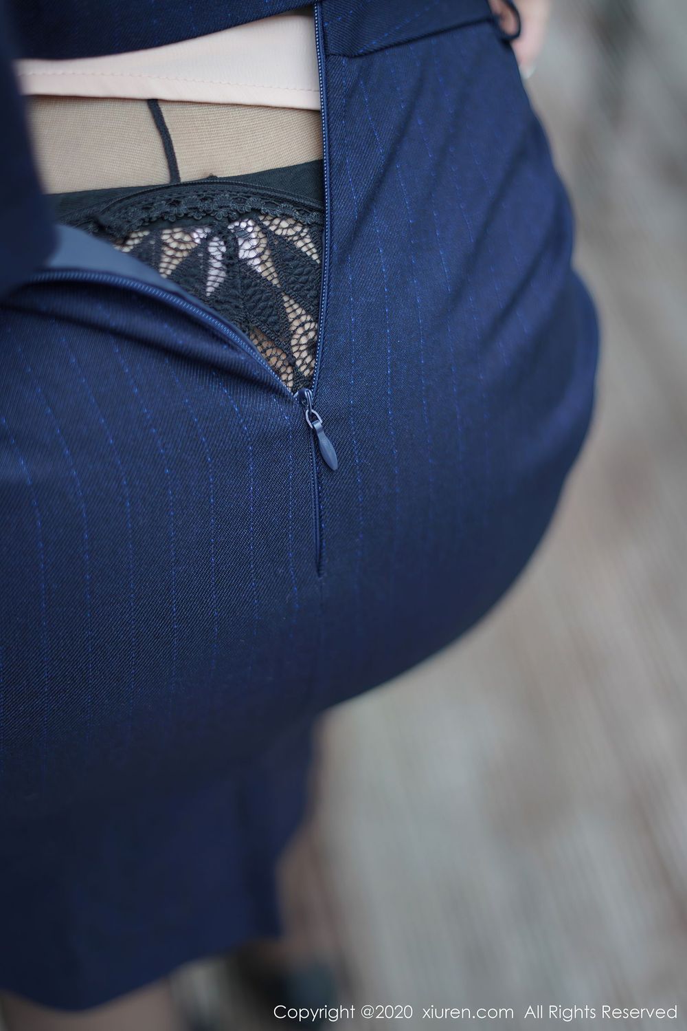 [XiuRen秀人网] 新人模特Isabelle贵贵 - 黑丝美腿职场OL首套写真 No.2889