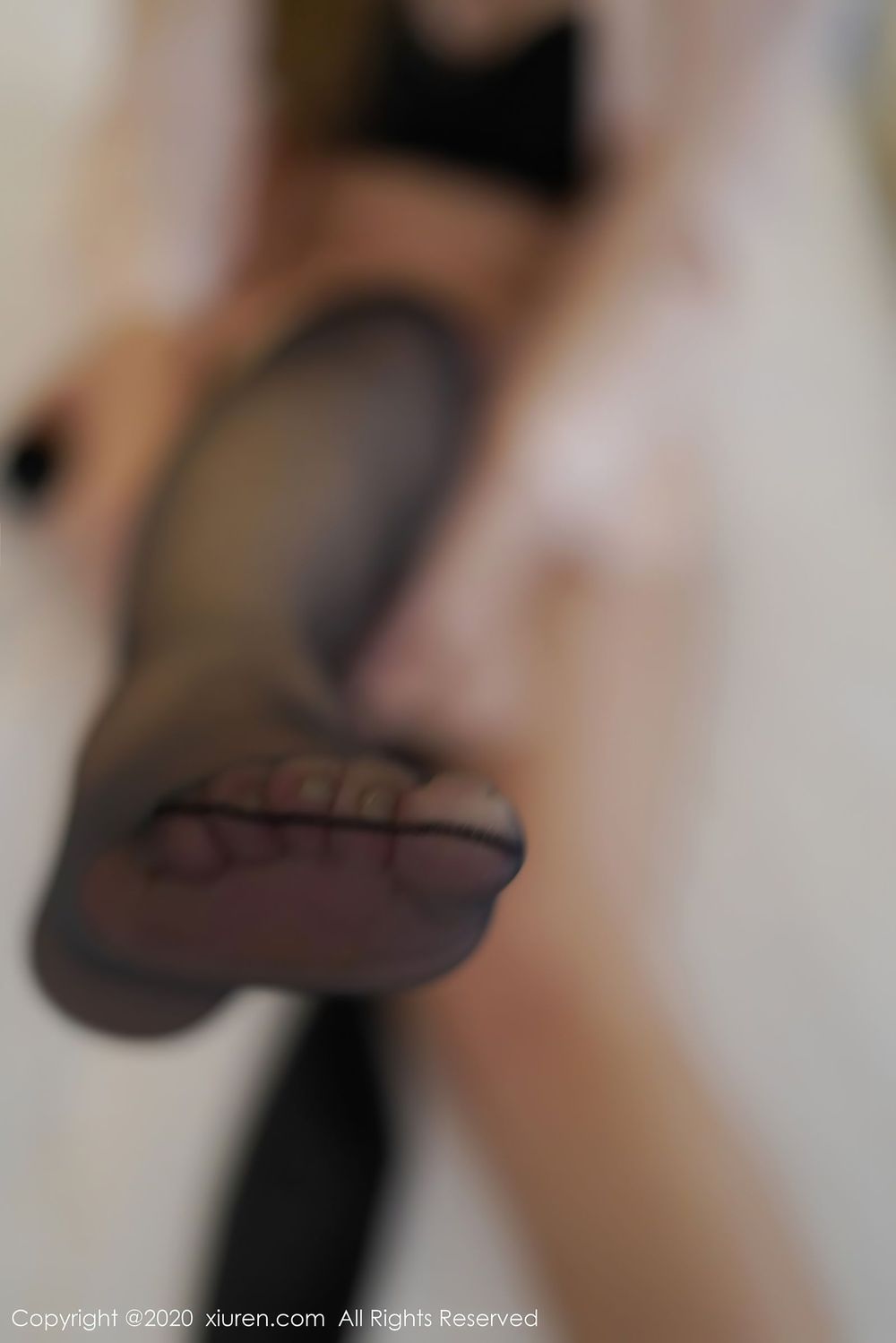 [XiuRen秀人网] 新人模特Isabelle贵贵 - 黑丝美腿职场OL首套写真 No.2889