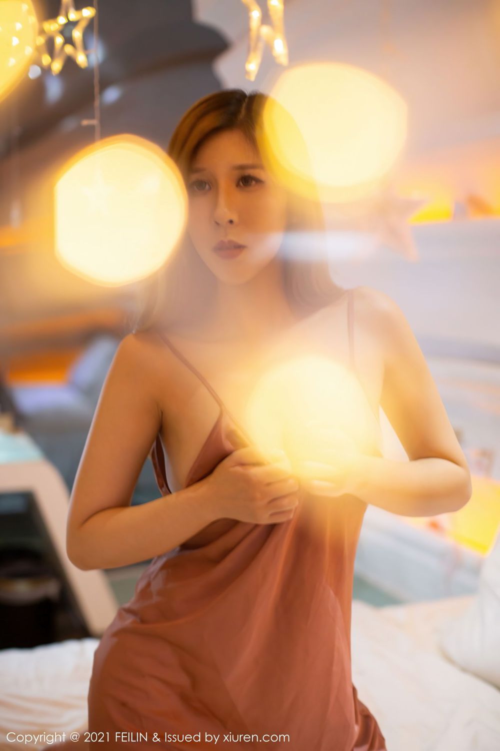 [FEILIN嗲囡囡] 美女模特Isabelle贵贵 - 粉色睡衣高挑身段私房写真 VOL.368