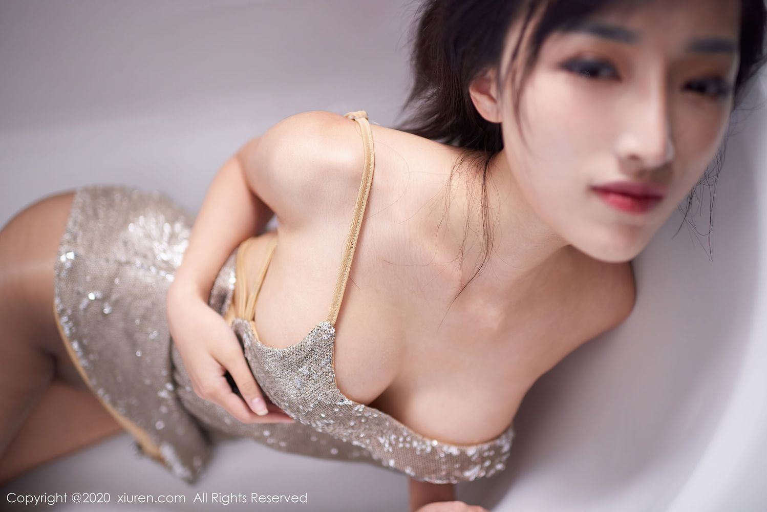 [XiuRen秀人网] 美女模特还是陈梵妮 - 丝袜美腿高跟鞋系列性感写真 No.2550