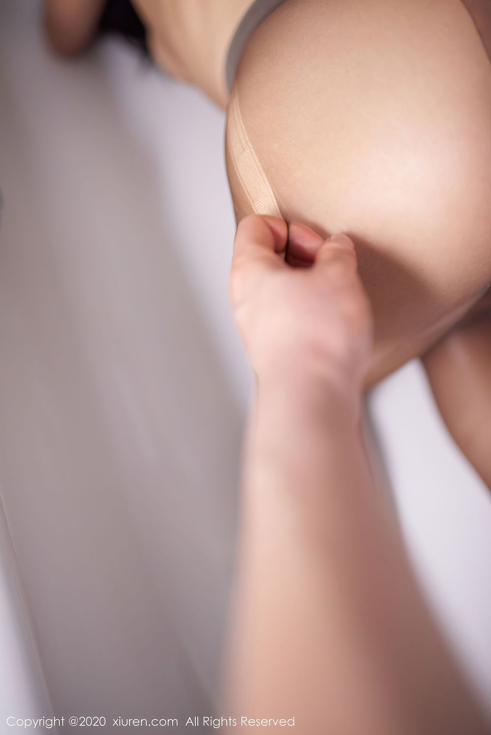 [XiuRen秀人网] 美女模特还是陈梵妮 - 丝袜美腿高跟鞋系列性感写真 No.2550