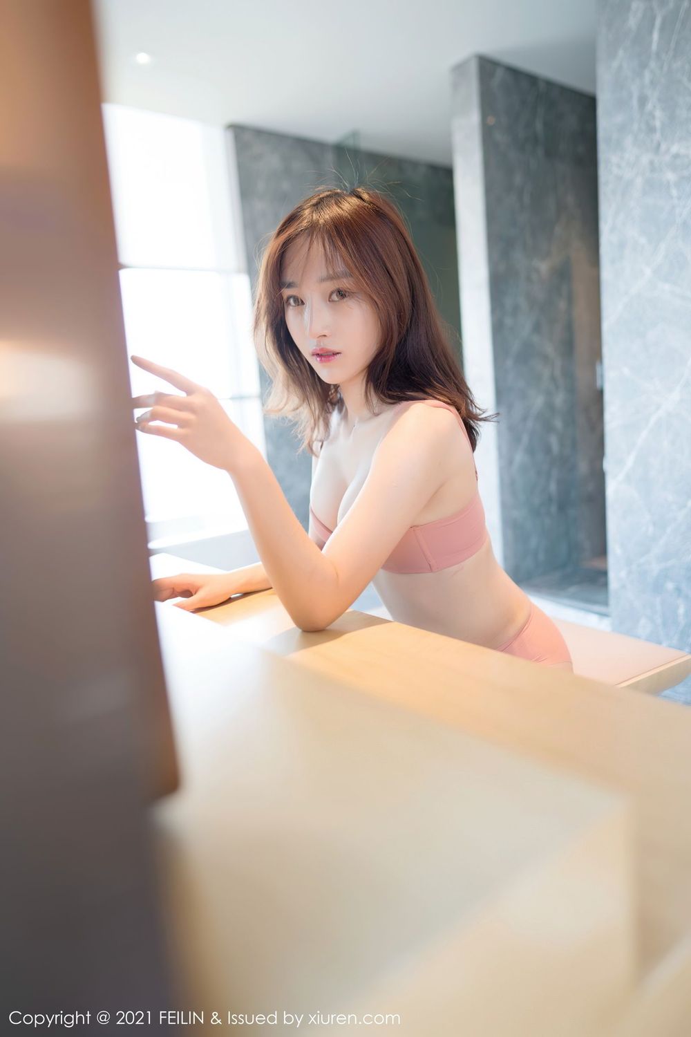 [FEILIN嗲囡囡] 美女模特还是陈梵妮 - 古典旗袍与丝袜美腿内衣系列写真 VOL.372