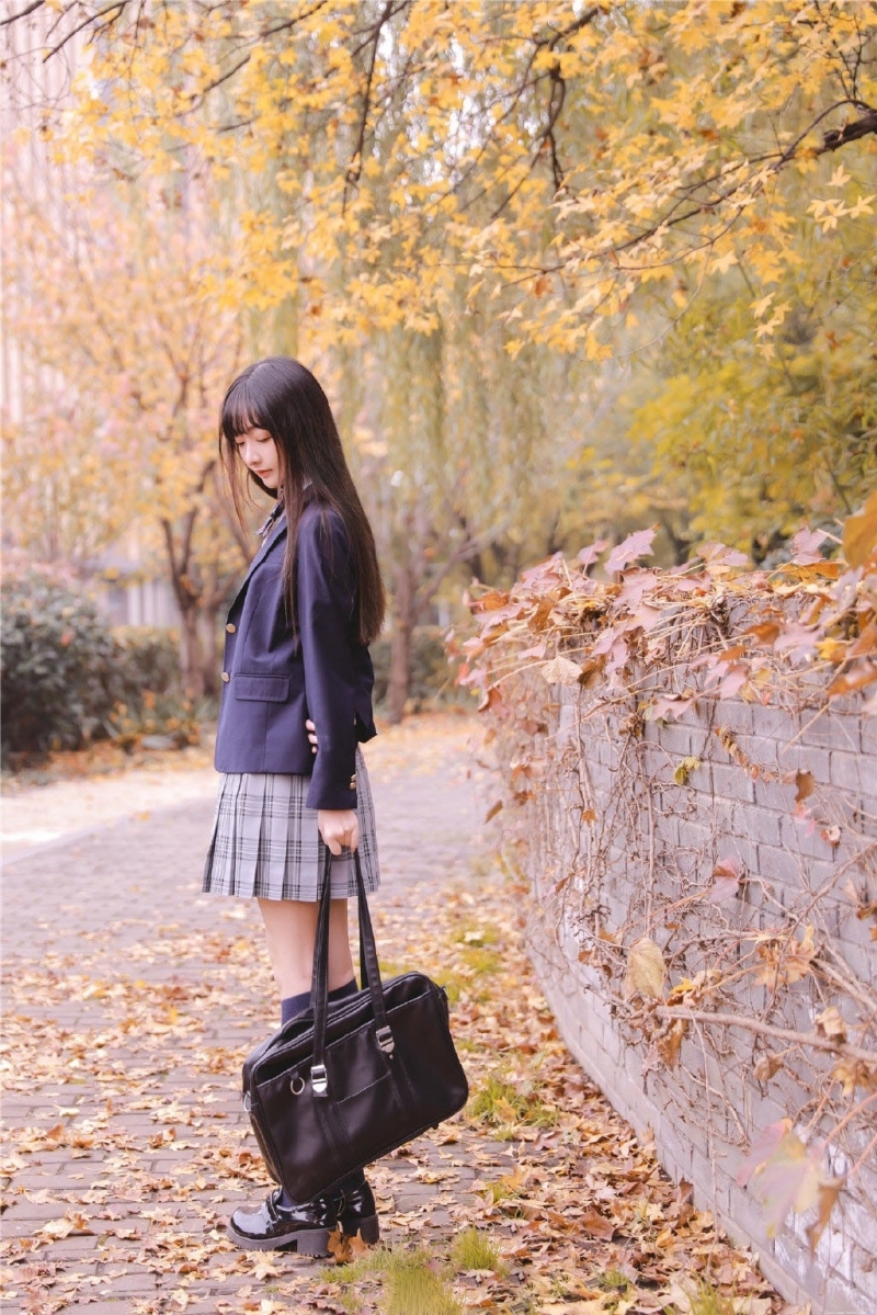 青春靓丽校园女神日系制服写真