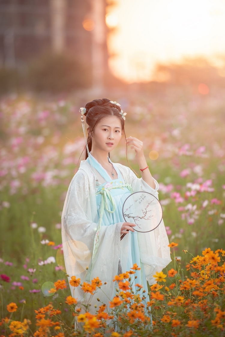 汉服美女清新淡雅唯美逆光摄影