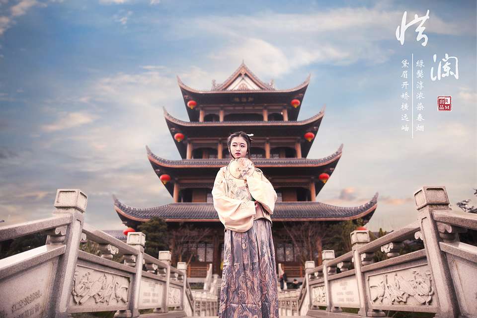 典雅娴静汉服美女步步生莲写真