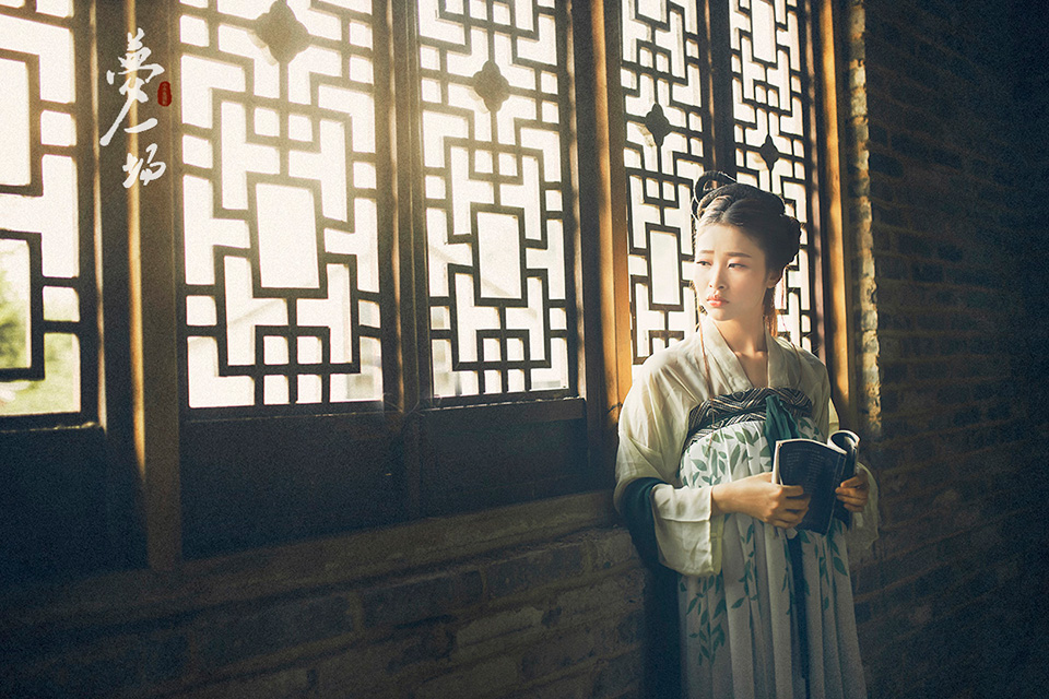 江南烟雨古装美女唯美古风摄影