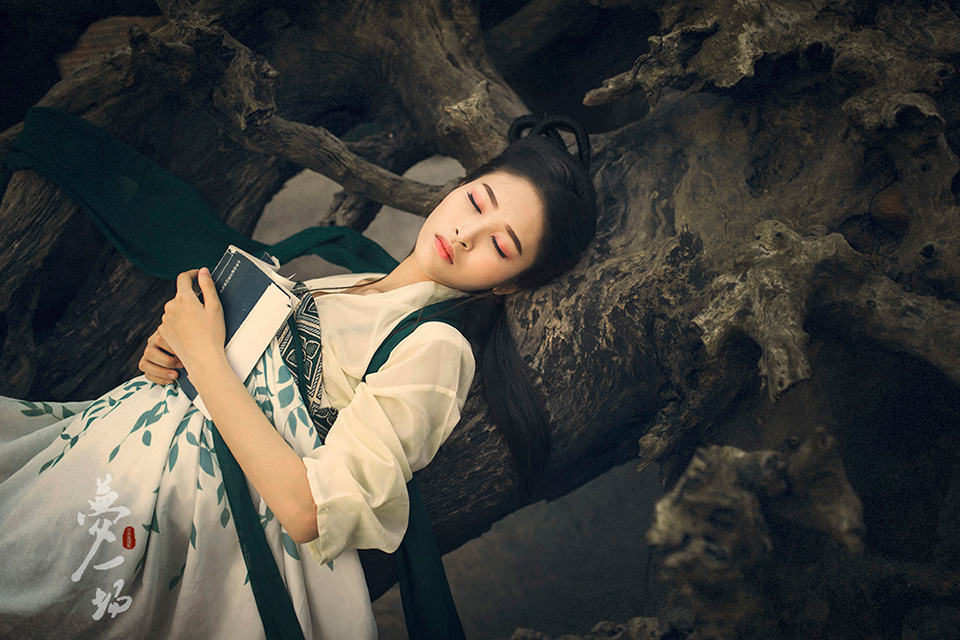 江南烟雨古装美女唯美古风摄影