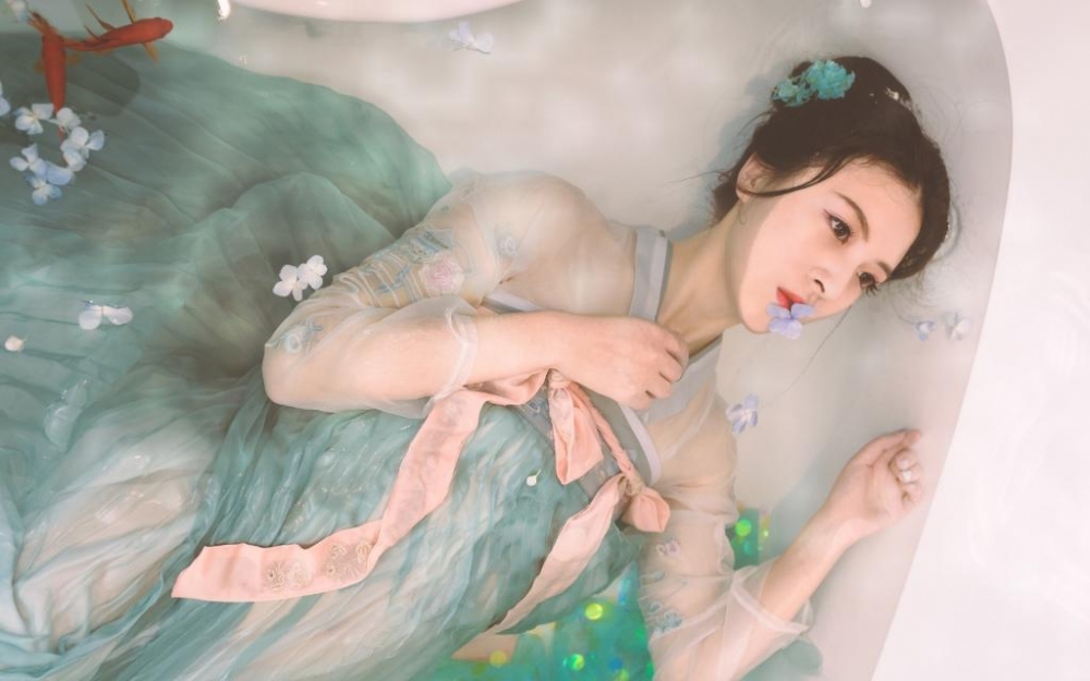 古装美女湿身诱惑唯美迷人写真