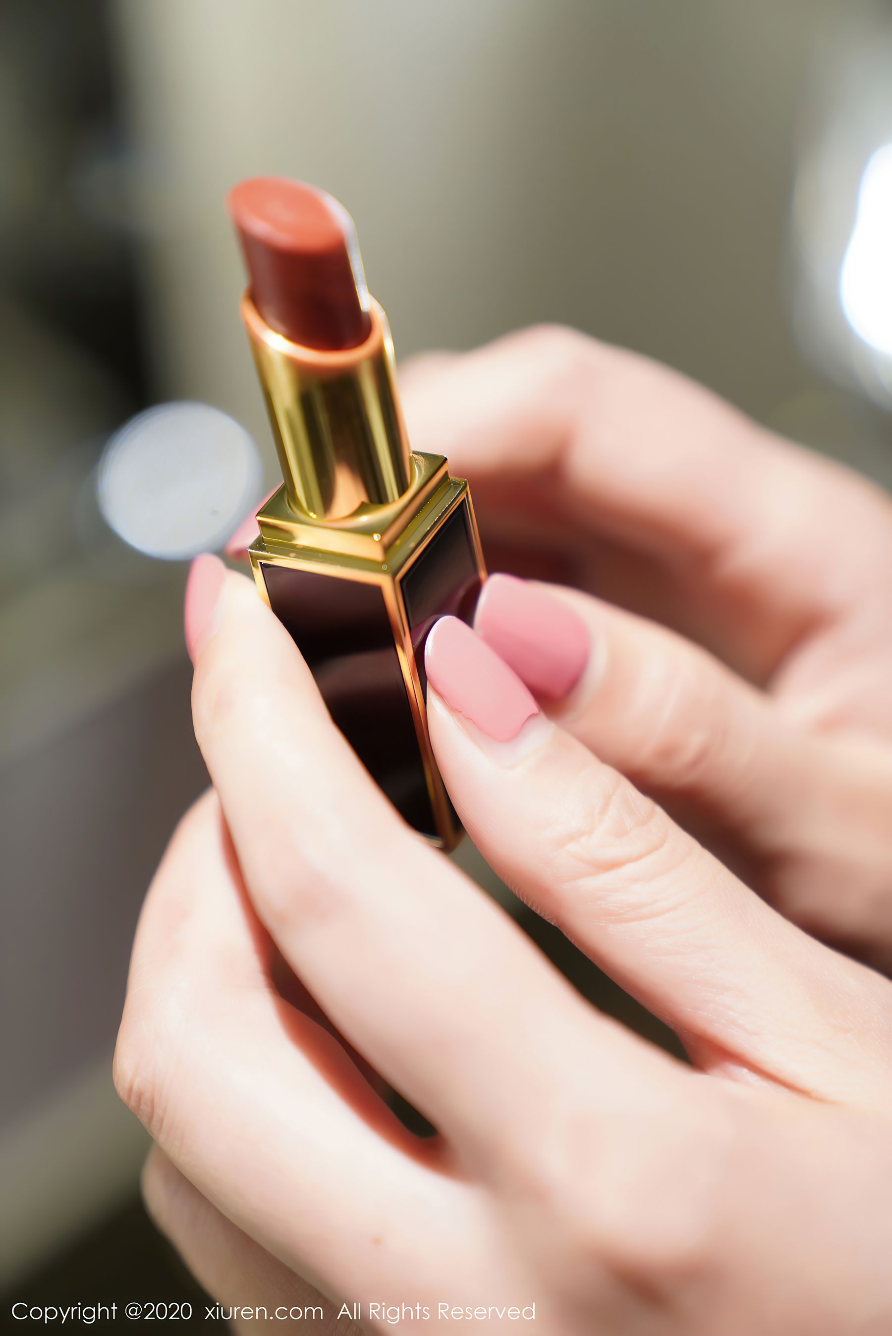 [秀人XiuRen] No.2579 模特@方子萱性感ol系列写真