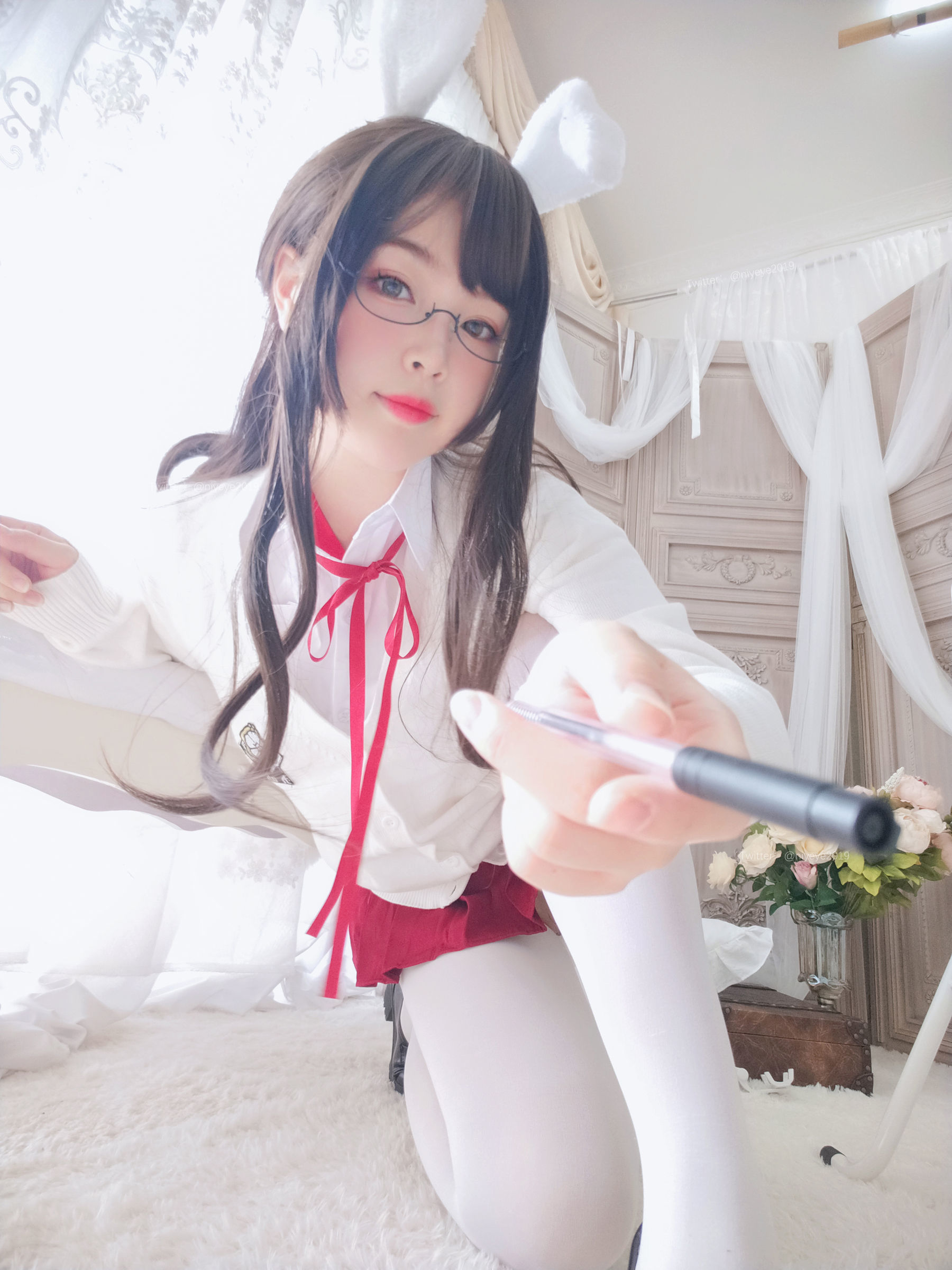 [网红COSER] 萌系小姐姐-白烨- - 发情期 写真集
