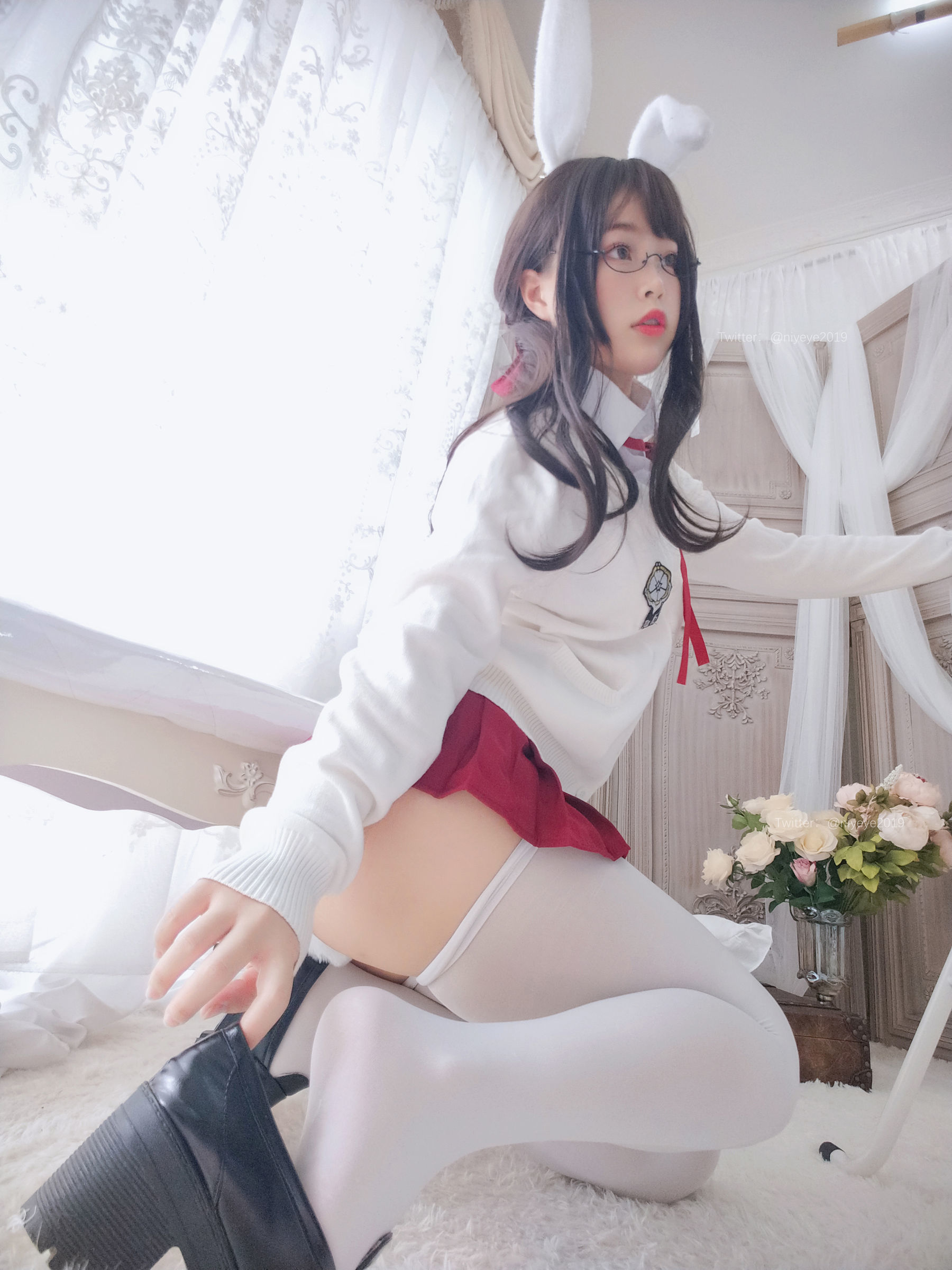 [网红COSER] 萌系小姐姐-白烨- - 发情期 写真集