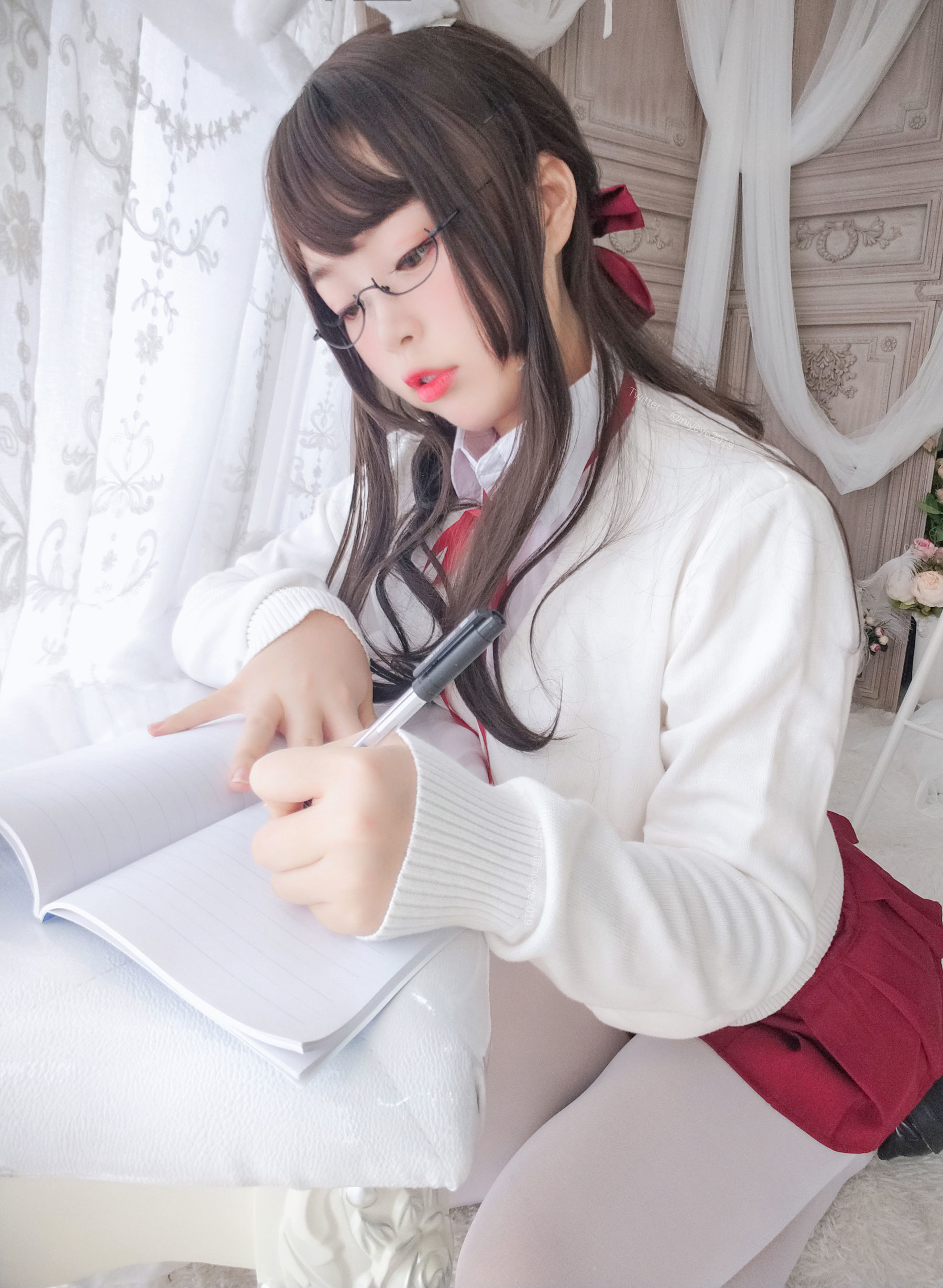 [网红COSER] 萌系小姐姐-白烨- - 发情期 写真集