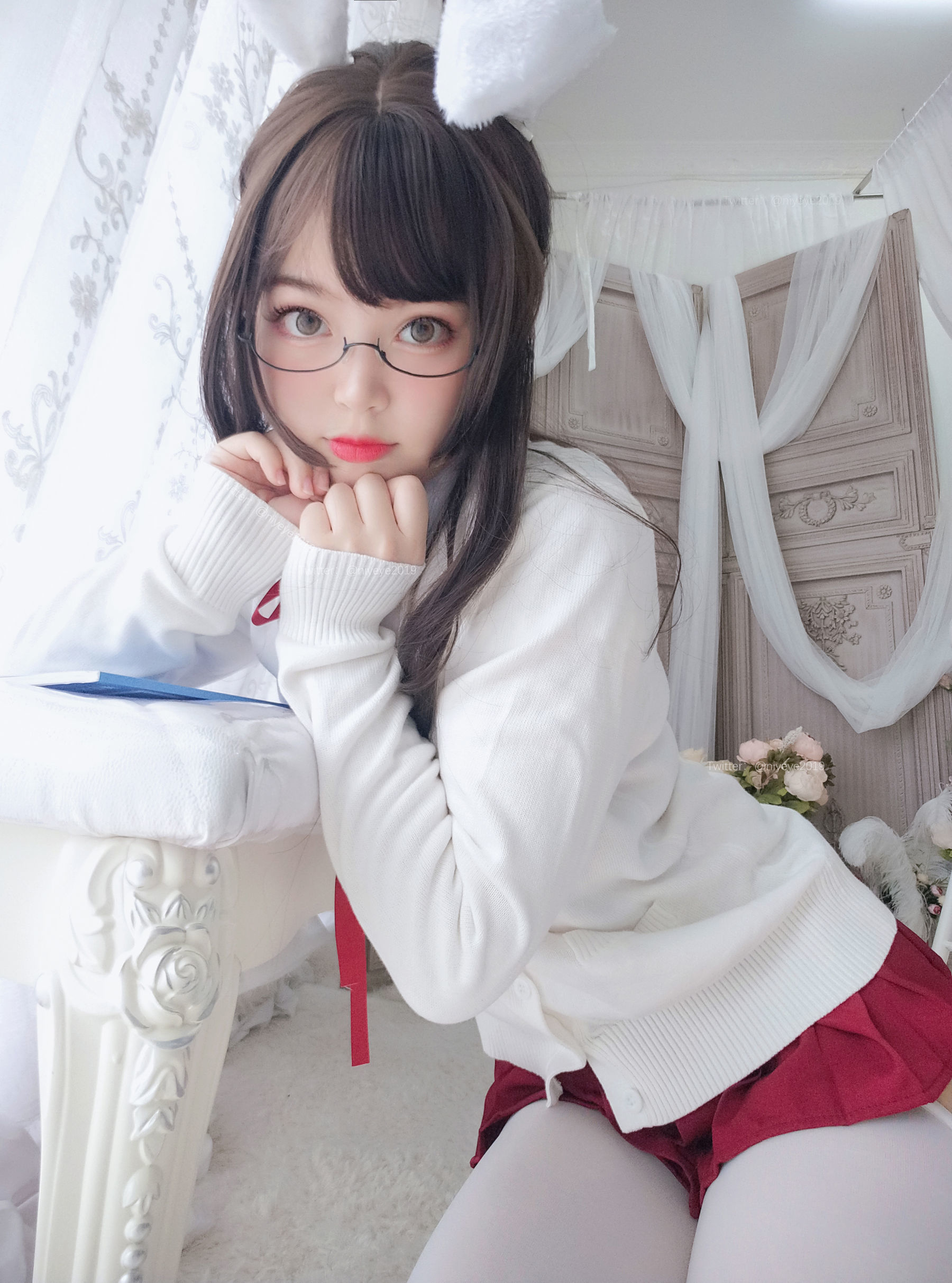 [网红COSER] 萌系小姐姐-白烨- - 发情期 写真集